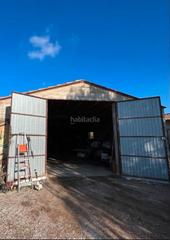 Rent Industrial building in Partida la plana del bisbe 19. Amplia nave en alquiler cerca de lleida