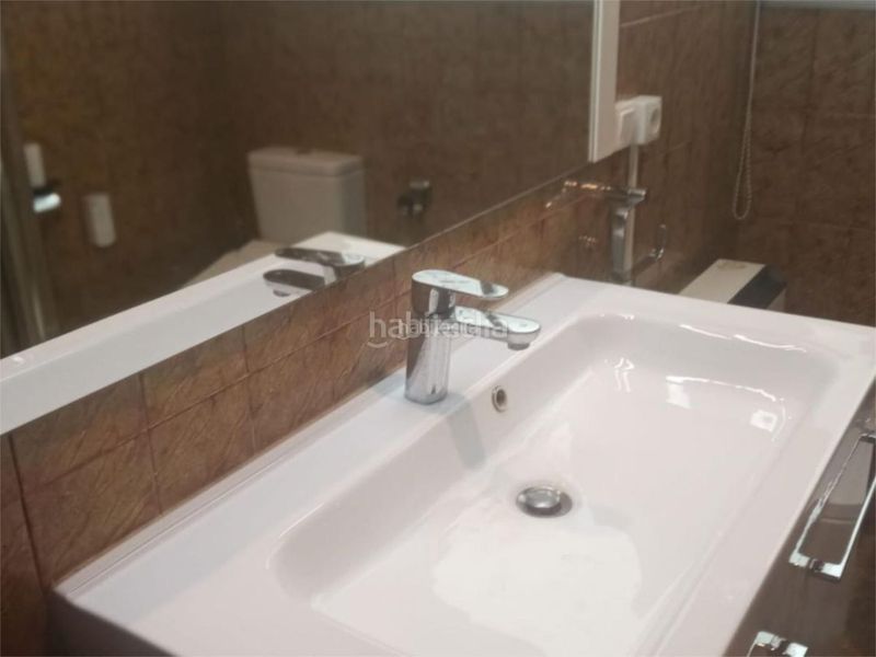 Foto 7a8b2d35-47ca-4cc5-a711-a72e69e1bc63. Rent flat in carrer de salamanca 29 in Gran Via Valencia