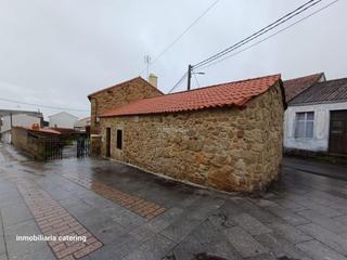 Casa adossada a Rua nova 31. Castiñeiras / rua nova