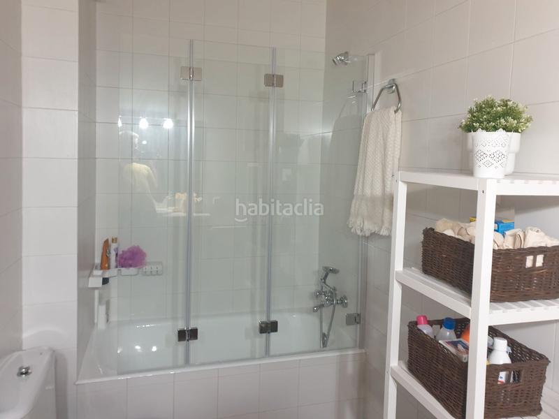Foto 9cc41549-eb68-4312-9084-128e1124b844. Alquiler tríplex en carrer llevant 1 casa espaiosa i molt còmode en comunit de 5 veïns en Puigcerdà