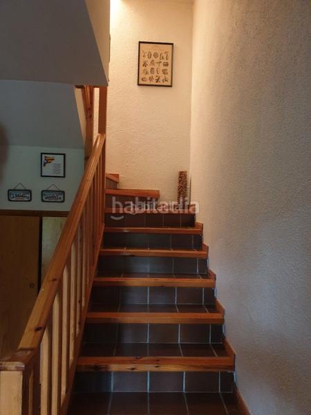Foto bb871e4b-e96a-4af2-af2a-eed0028f0760. Alquiler tríplex en carrer llevant 1 casa espaiosa i molt còmode en comunit de 5 veïns en Puigcerdà