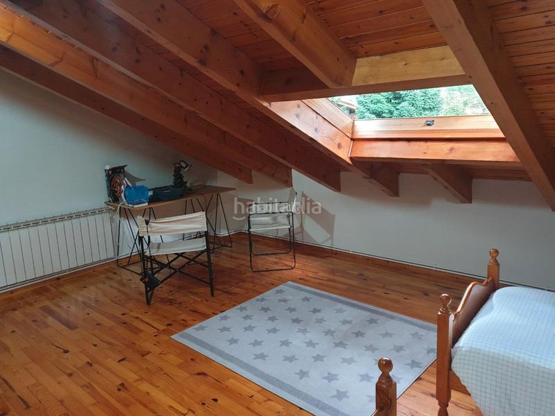 Foto d0fef337-5e38-4539-9a0f-573b2a688842. Alquiler tríplex en carrer llevant 1 casa espaiosa i molt còmode en comunit de 5 veïns en Puigcerdà
