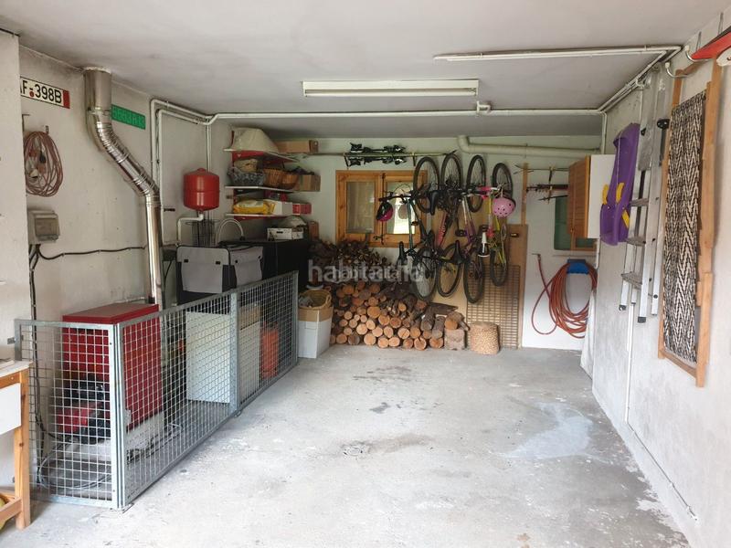 Foto f4e6a904-6ded-43fc-b6e8-e81741148580. Alquiler tríplex en carrer llevant 1 casa espaiosa i molt còmode en comunit de 5 veïns en Puigcerdà