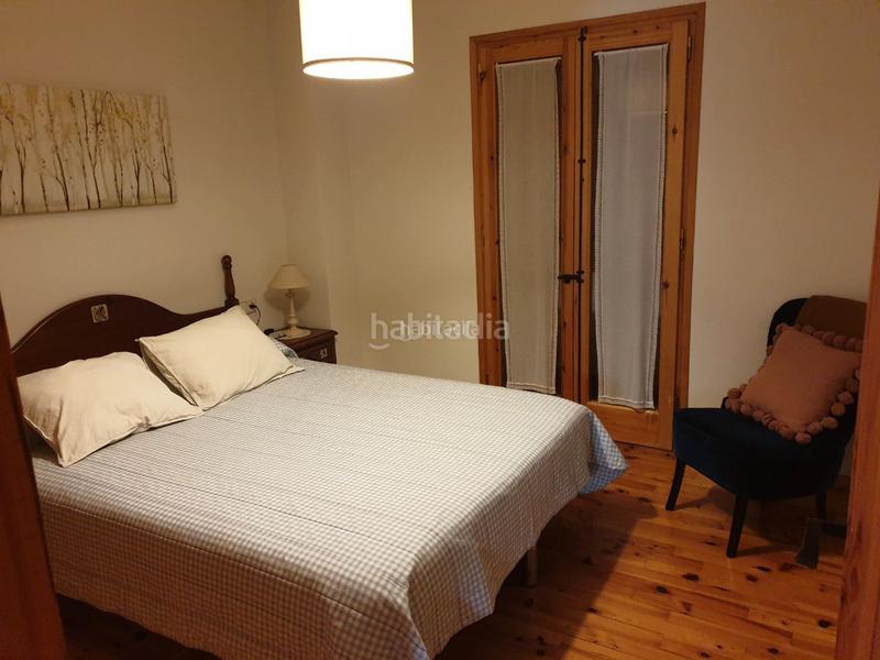 Foto fbc7249f-99bc-4e80-a2a1-57772e8b798b. Alquiler tríplex en carrer llevant 1 casa espaiosa i molt còmode en comunit de 5 veïns en Puigcerdà