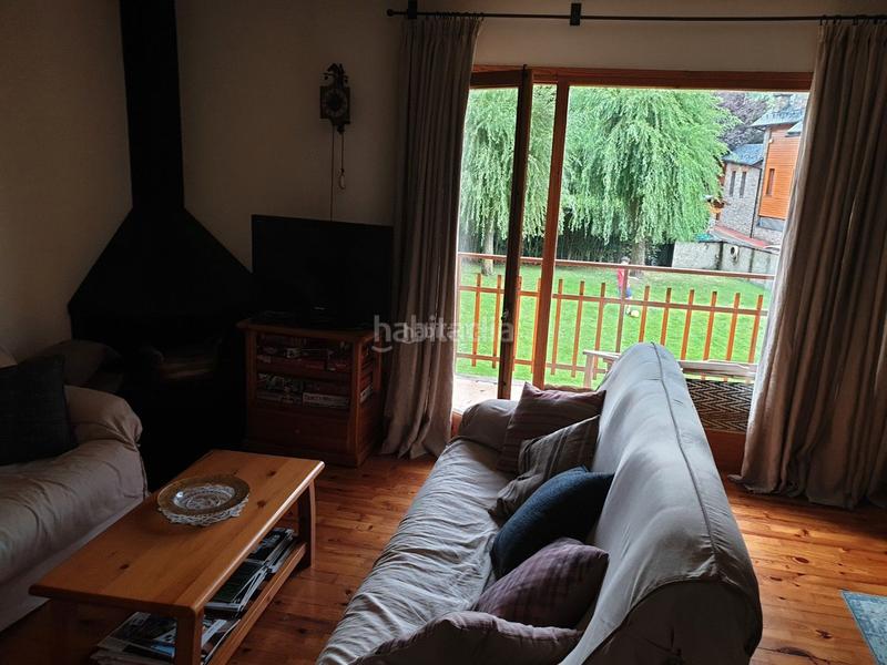 Foto 6b561ea6-8661-48ac-9672-6faf969ac027. Miete dreistöckige wohnung in carrer llevant 1 in Puigcerdà