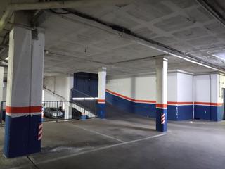 Aparcament cotxe a Plaça de les vaques 17. Plaza de párquig con fácil acceso en la c. arimón