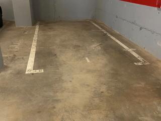 Rent Car parking in Gran via de les corts catalanes 203. Parking ideal coche grande