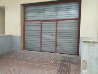 Local commercial à Carrer del mar 19. Local muy bien situado. zona comercial centro