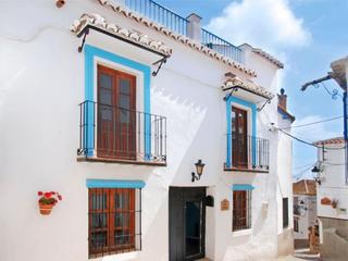 Semi detached house in Calle real 8. Comares / calle real