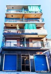 Piso en Carrer de monturiol 18. 2a línea con vistas al mar 100m 4 habitaciones