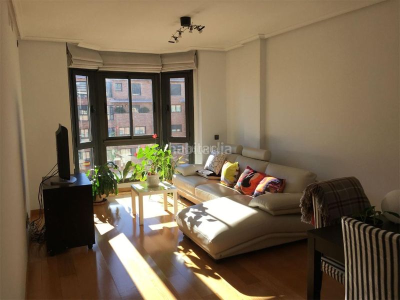 Foto f05fff29-4d23-43d3-969e-223489761f6d. Pis a avenida de los arces 7h a Palomas Madrid