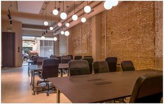 Rent Office space in Calle alejandro vi 5. Centro de negocios para empresas