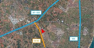 Solar industrial a Avinguda de serra 110. Parcela industrial 8215 m2  150 €/m2