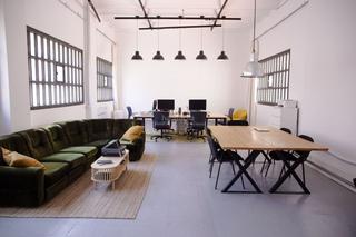 Location Bureau à Carrer de ca l'alegre de dalt 50. Oficina diáfana en edificio industrial