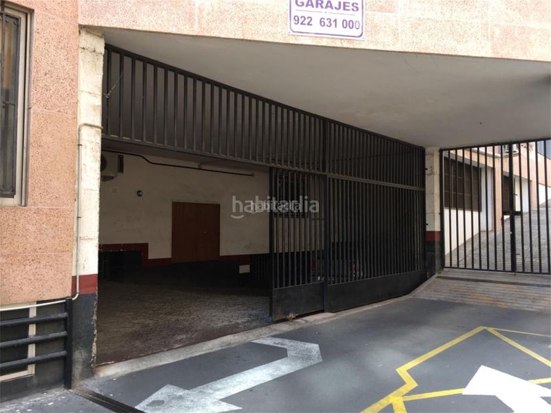 Parking coche  en  Calle de benito perez armas 21. Los gladiolos / avenida benito pérez armas