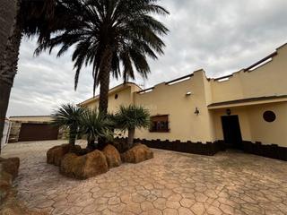 Maison à Urbanización las palmas 84b. Carmona / urbanización las palmas