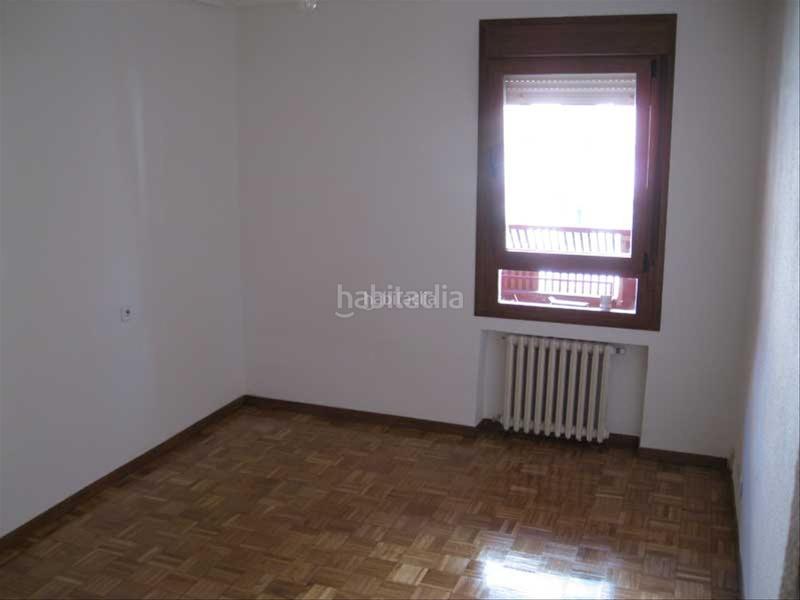 Foto 950a7a4b-d412-4d4f-8bae-9c1ea5bb47ce. Affitto appartamento in calle ultramar 2 in Plaza de Toros Valladolid