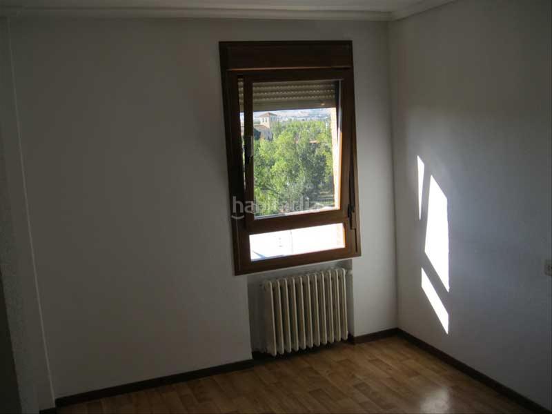 Foto 8c48f9cd-08c4-4d29-9503-7db0ce3924a3. Rent flat in calle ultramar 2 in Plaza de Toros Valladolid