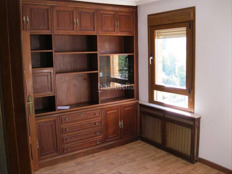 Foto c220d461-ebae-43f1-9cc8-31a63f784152. Rent flat in calle ultramar 2 in Plaza de Toros Valladolid