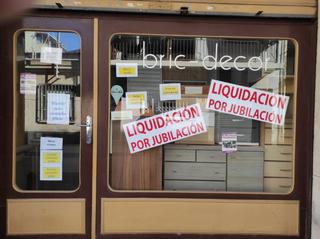 Lloguer Local Comercial a Carrer nord 21. Tienda de puertas y cocinas