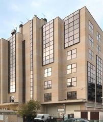 Miete Büro in Calle de maría tubau 4. Ofica con almacén