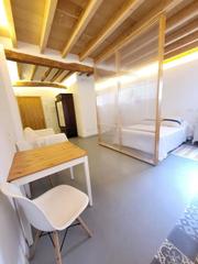 Rent Flat in Carrer del vi 20. La llotja - born / carrer del vi