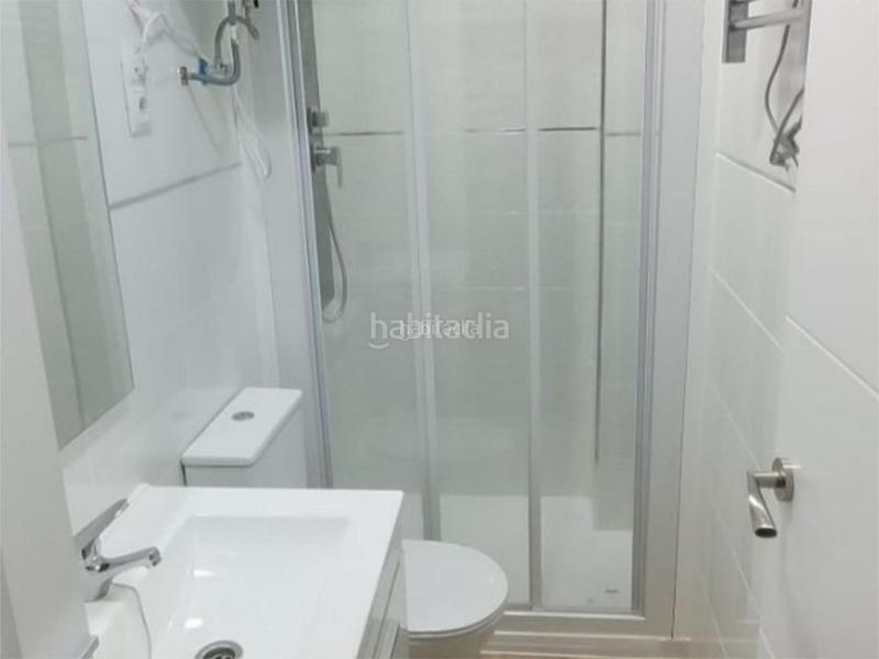 Foto 4cf50866-a5d1-4f27-9464-d78e5c244c84. Pis a calle nardo 12 a Universidad Getafe