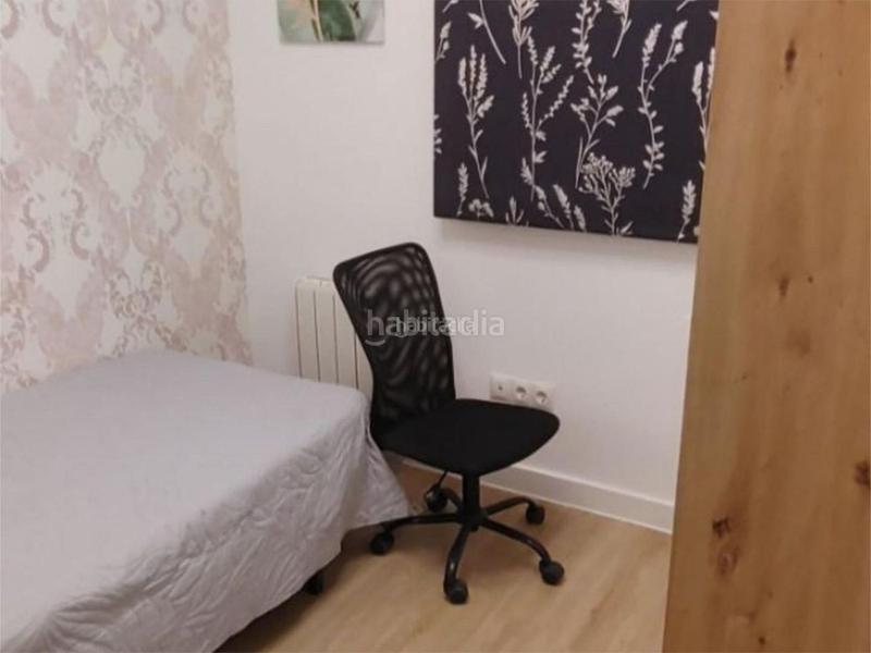 Foto c999c6c0-f57f-4706-8eea-c7da8c7efb69. Pis a calle nardo 12 a Universidad Getafe