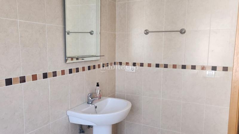 Foto 23ad74ba-cf3d-46ef-b632-659529c00404. Piso en calle estoril 2e duplex en Iznalloz