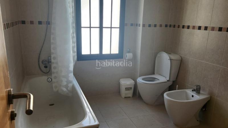 Foto 9667e69e-5cca-4e77-80a1-1e72d11f0031. Piso en calle estoril 2e duplex en Iznalloz