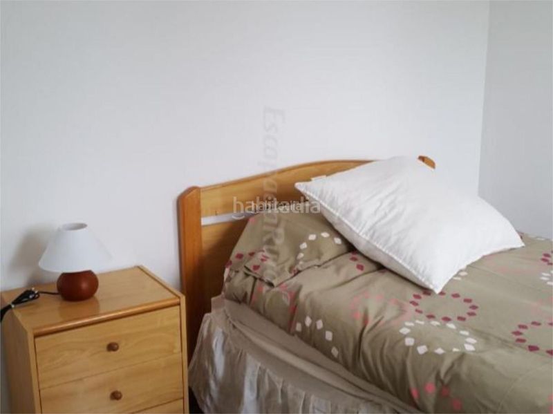 Foto f0c7bcee-7388-4f63-a678-9978947424d2. Rent semi detached house in avenida hermanos sáez merino 15 in Millares