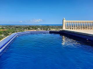 Xalet a Carrer maia 244. Villa con fantásticas vistas y 2 piscinas