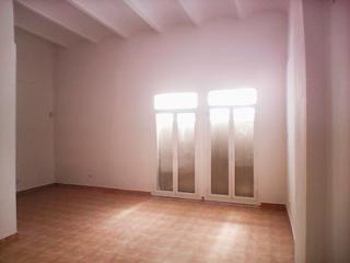 Local commercial à Carrer transformador 98. Local-vivienda  con  cédula  de  habitabilidad