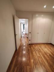 Casa aparellada a Carrer coll d'en garrigàs 23. 233m2 + exteriores