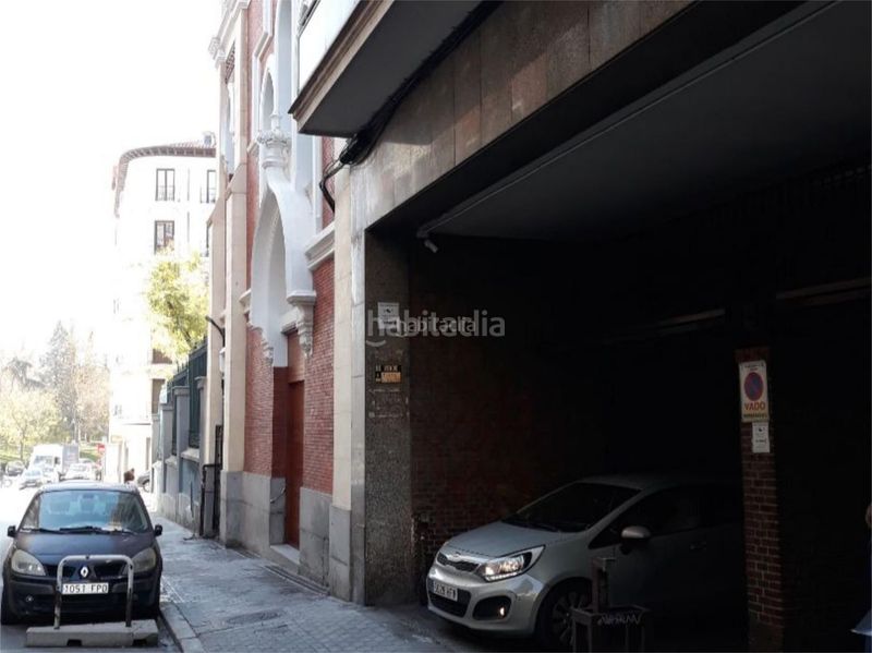 Foto c2e2e5e6-1986-4377-8729-9475a69c87ad. Alquiler parking coche en calle de evaristo san miguel 22 Argüelles / calle de evaristo san miguel en Madrid