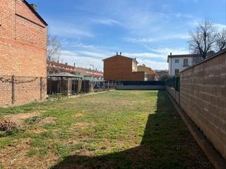 Wohngrundstück in Carrer de donya blanca 121. Terreno amplio con múltiples posibilidades