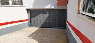 Aparcament cotxe a Carrer d'amadeu vives 4. Parking y trastero  grandes edificio amadeus