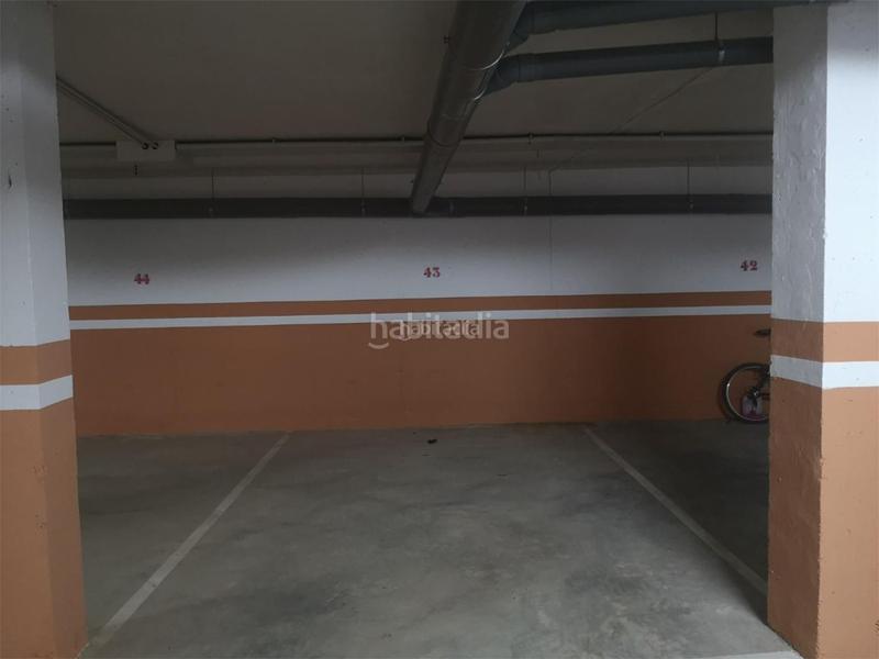 Foto 31322220-fe04-4ffc-a04d-89842b0ba48a. Miete autoparkplatz in calle montizón 16 in Carlota (La)