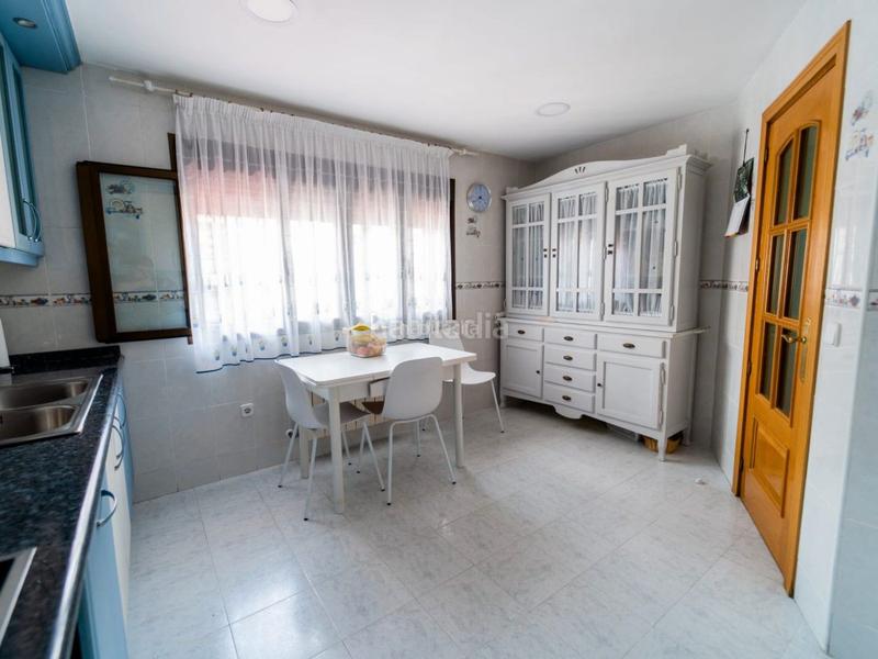 Foto a3576b46-72e2-4a3b-b1a0-6ea750e3c17e. Casa adossada a calle vellón 40 a Peñagrande Madrid