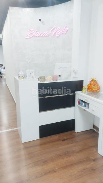 Foto f997fbce-20b8-45d2-8143-f75528c461c4. Affitto locale commerciale in carrer de sants 258 in Barcelona