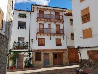Casa adossada a Travesía muralla 11. Cañete / travesía muralla