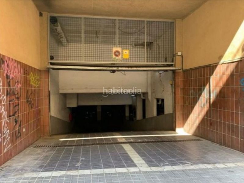 Foto 9adc0136-5486-47ea-97f4-bf720dc47396. Aparcament cotxe a rambla 186 a Centre Sabadell