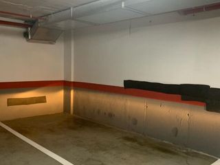 Autoparkplatz in Calle ramón rubial 6. Parquing cèntric quirón badalona