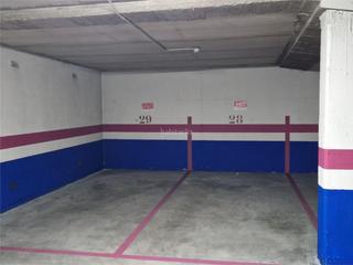 Miete Autoparkplatz in Calle del monasterio de santa maría de montserrat 12. Villa de prado / calle del monasterio de santa mar