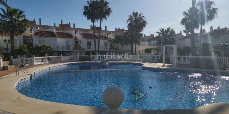 Foto 5066f7a1-fea3-48ae-82e0-207e98fc82b0. Alquiler apartamento en calle acacias de Guadalmar 4 precioso apartamento en primera línea de playa en Málaga