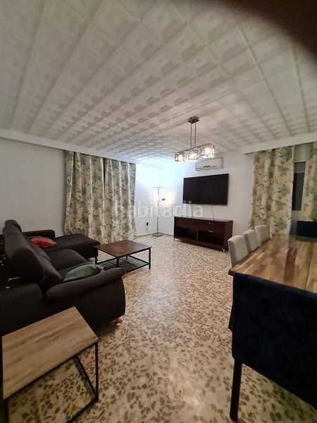 Foto 32563e86-a6ba-4502-bd29-5fefca11ac0a. Alquiler casa en calle camino de los palacios 23 Oromana / calle camino de los palacios en Alcalá de Guadaira
