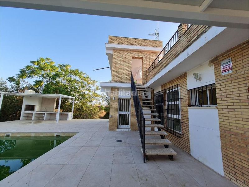 Foto c419b504-b9af-4d80-b8d1-70d88f66c3f4. Alquiler casa en calle camino de los palacios 23 Oromana / calle camino de los palacios en Alcalá de Guadaira