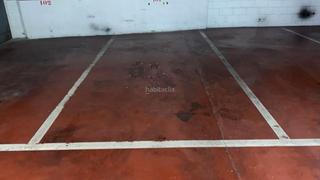 Aparcament cotxe a Carrer de mossèn jacint verdaguer 52. Plaza de parking para coche grande en correos
