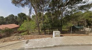Terrain résidentiel à Carrer cava 23. Terreno residencial lleno de naturaleza en rubi