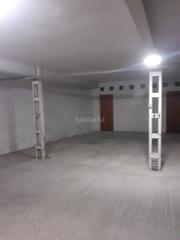 Aparcament cotxe a Calle de bonn 4. Garaje con trastero